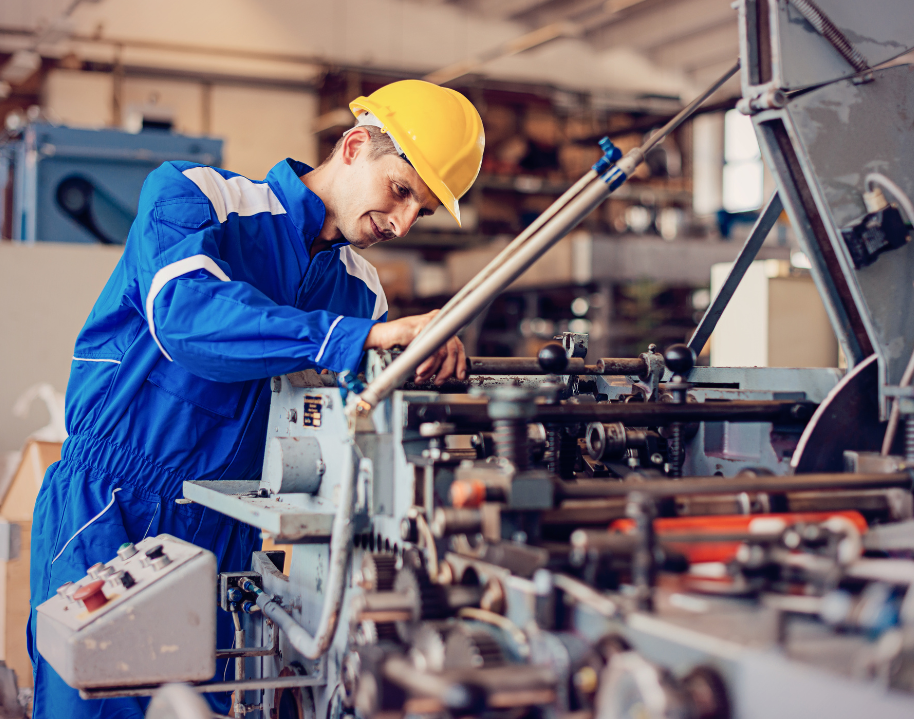 Arbeiten bei FWM Buntkiel an Maschinen